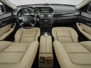 Mercedes-Benz  8