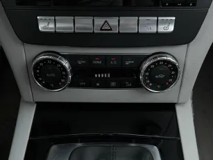 Mercedes-Benz  16