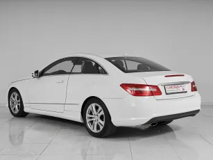 Mercedes-Benz  4