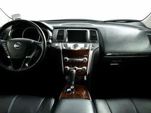 Nissan  10