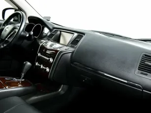 Nissan  9