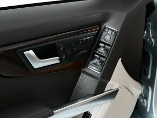 Mercedes-Benz  11