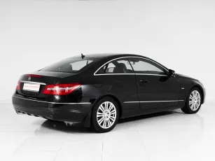 Mercedes-Benz  4