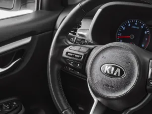 Kia  11