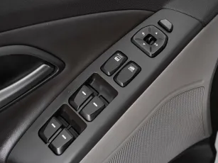 Hyundai  12