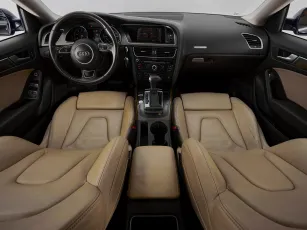 Audi  8