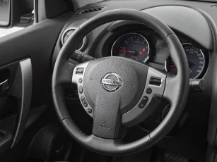 Nissan  10