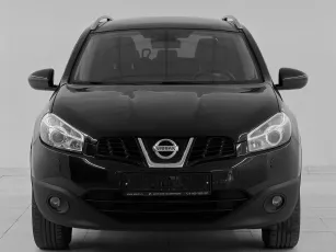 Nissan  2