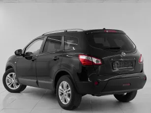 Nissan  4