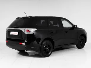 Mitsubishi  6