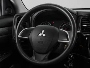 Mitsubishi  9
