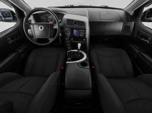 SsangYong  8