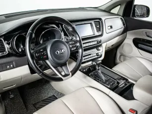 Kia  9