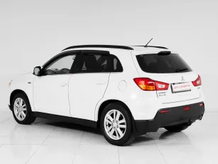 Mitsubishi  4