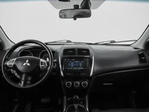 Mitsubishi  8