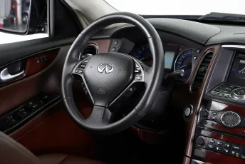 Infiniti  10
