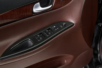 Infiniti  13