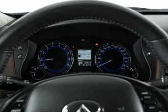 Infiniti  14