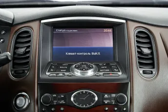Infiniti  15