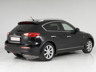 Infiniti  6