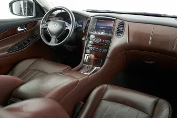 Infiniti  9