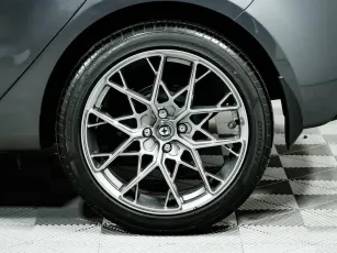 Kia  8