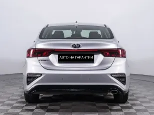 Kia  6