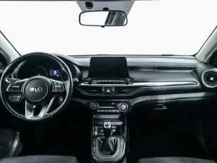 Kia  8