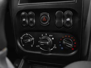Nissan  10