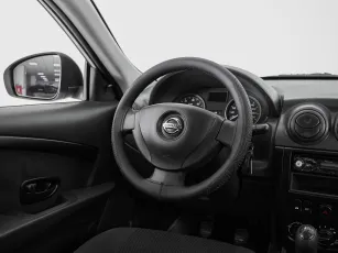 Nissan  9