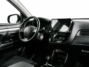 Mitsubishi  9