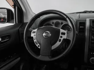 Nissan  10