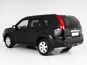 Nissan  4