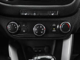 Kia  15