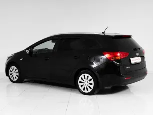 Kia  4