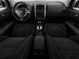 Nissan  8