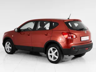 Nissan  4