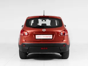 Nissan  5