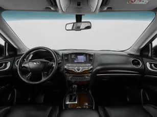 Infiniti  8