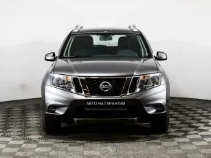 Nissan  2