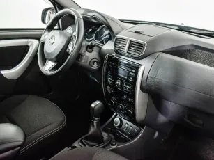 Nissan  5