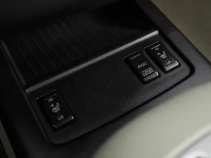Nissan  19