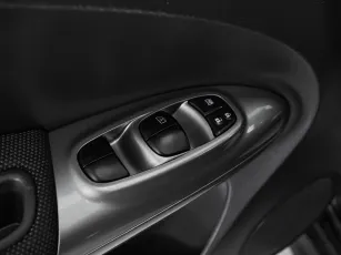 Nissan  11