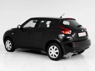 Nissan  4