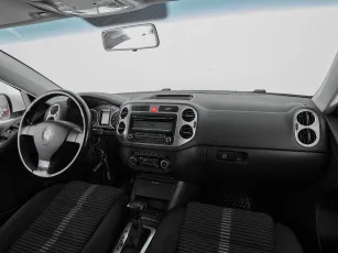 Volkswagen  8