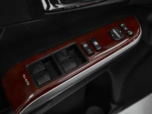 Toyota  12