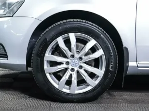 Volkswagen  9