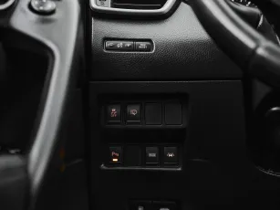 Nissan  20