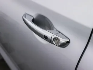 Hyundai  12