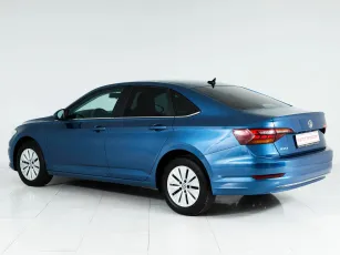 Volkswagen  4